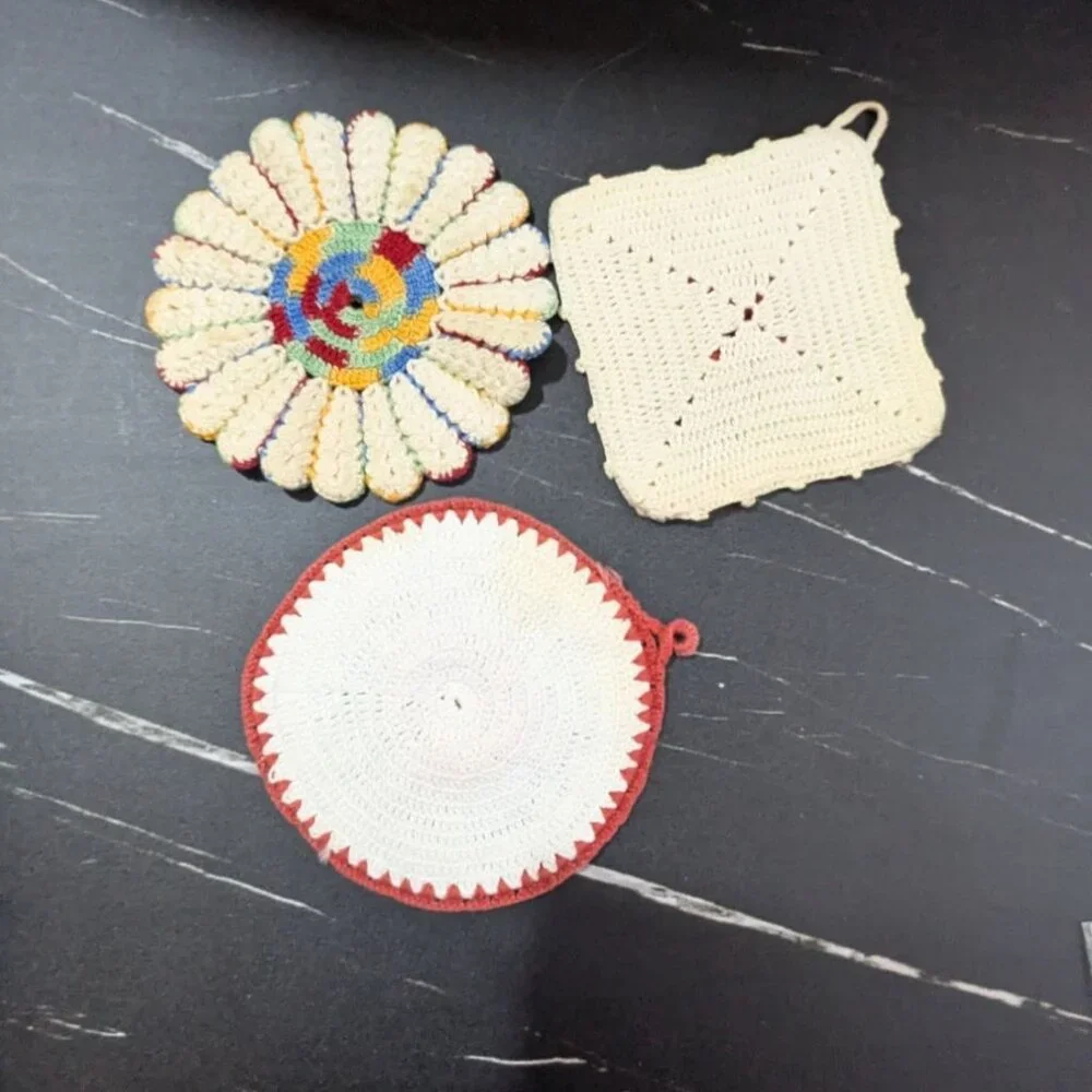 Vintage Crocheted Floral Hot Pads Set Of 3 Multicolor Handmade Pot Holders Kitch